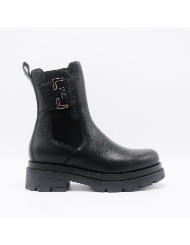 Nerogiardini boots in pelle martellata con fibbia logo