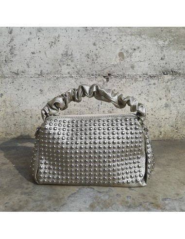 BORSA METALLIZZATA PLATINO CON BORCHIE