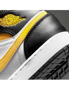 NIKE AIR JORDAN 1 MID... 2
