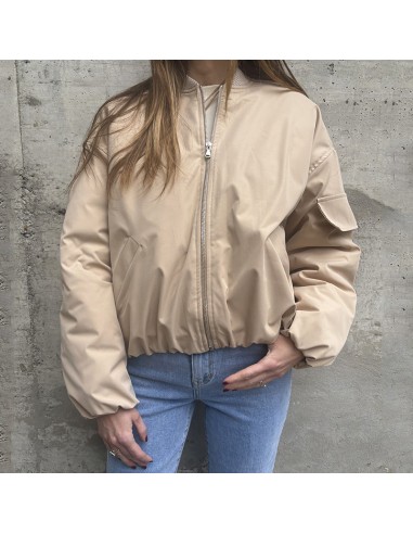 Lumina bomber beige