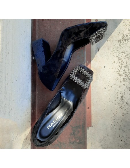 NACREE DECOLLETE' IN VELLUTO NERO