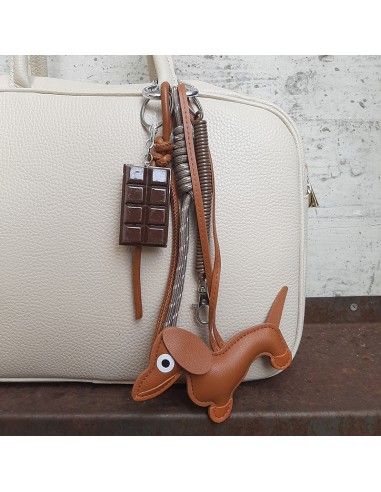 Charm bassotto marrone
