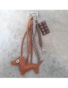 Charm bassotto marrone 2