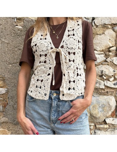 Gilet in crochet di cotone con nastrino
