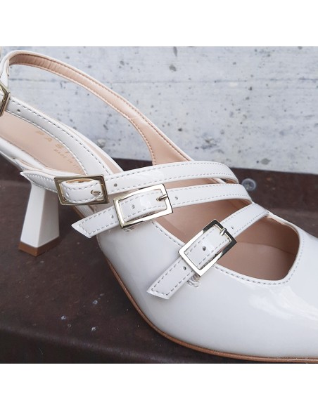 Pasinetti decolletè in vernice burro triplo cinturino