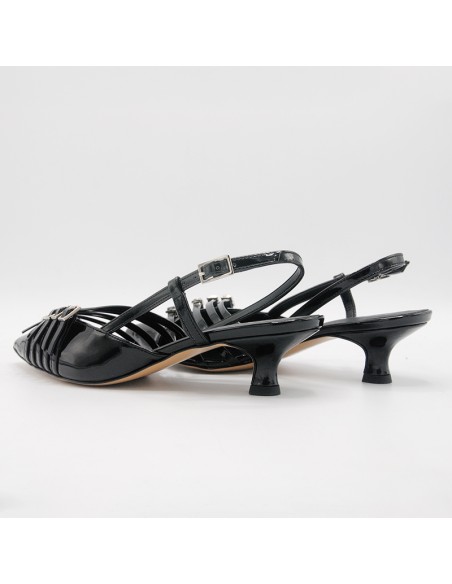 Pasinetti decolleté nera con 5 fibbie