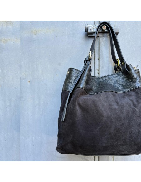 Borsa camoscio nero con riporto in pelle