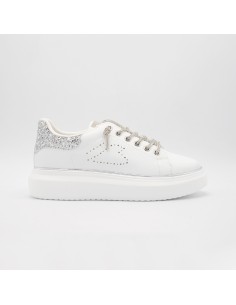 Sneakers bianca con strass...
