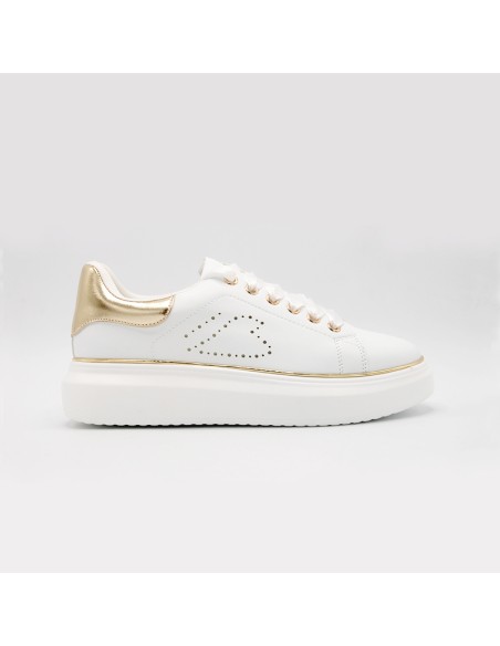 Sneaker bianca con dettagli oro