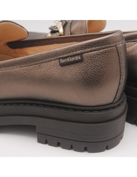 Nerogiardini mocassino in pelle laminata moro