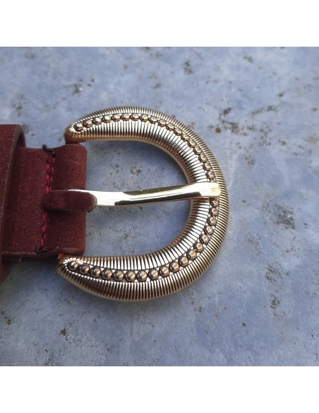 Cintura scamosciata con borchie bordeaux