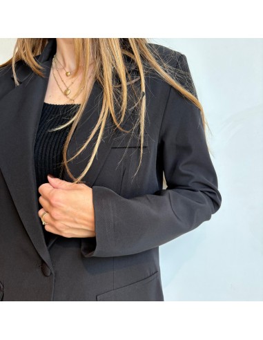 Blazer nero con bottone