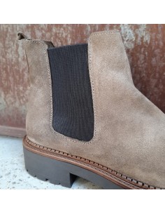 Dreena's boots in camoscio... 2