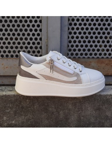 Calzamania sneakers bianca con zeppa