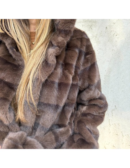 Ecopelliccia visone con cappuccio