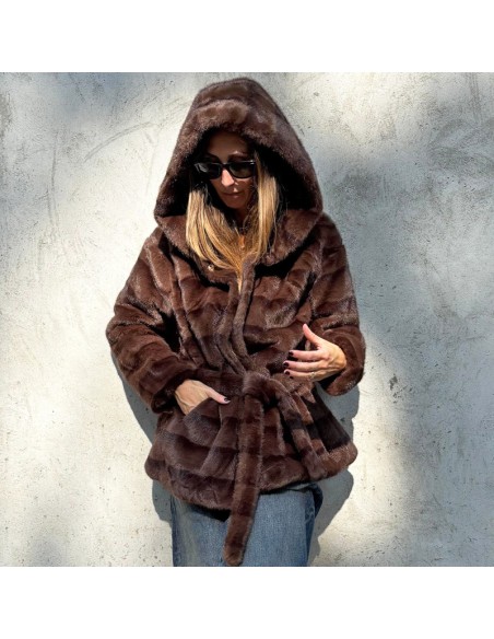 Ecopelliccia visone con cappuccio