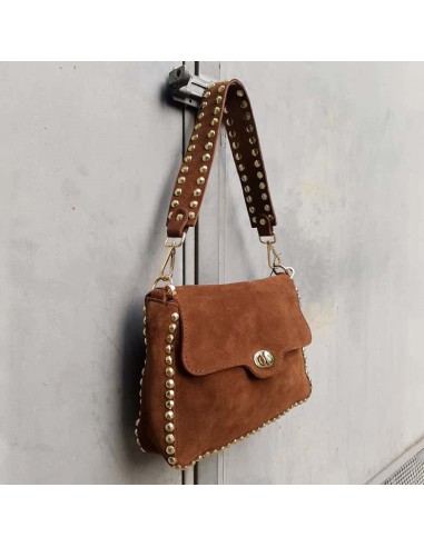 Borsa in pelle cioccolato rettangolare con borchie 