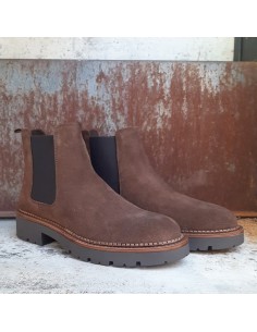 Dreena's boots in camoscio...