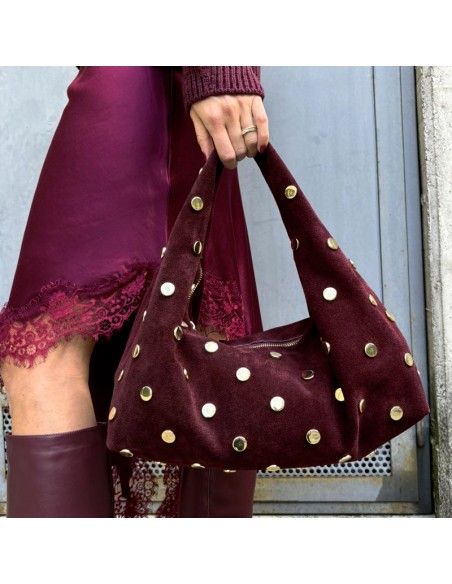 Borsa camoscio bordeaux con maxi-borchie